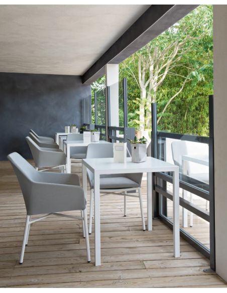 Table de repas de jardin 70 x 70 cm QUADRIX