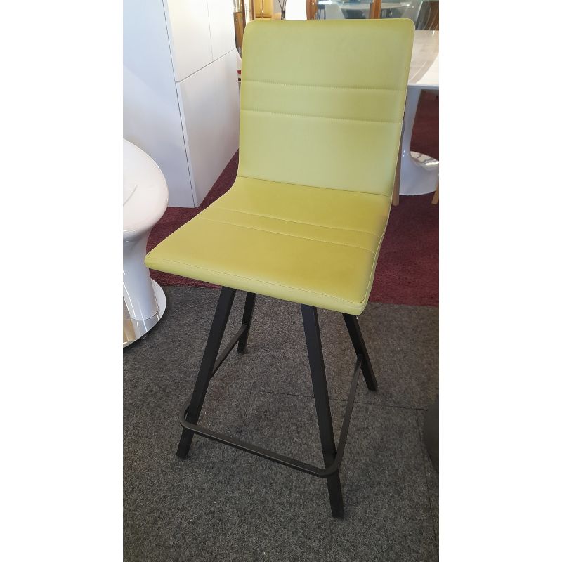Déstockage Tabouret pivotant DIEGO, HA 65 cm, assise dossier simili-cuir Infinity 8038, piétement métal 550 noir granité