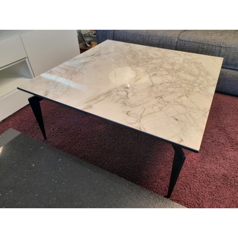 Déstockage Table basse en céramique DEKTON BERGEN L90xL90xH41cm, piétement métal époxy noir