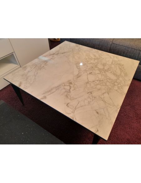 Déstockage Table basse en céramique DEKTON BERGEN L90xL90xH41cm, piétement métal époxy noir