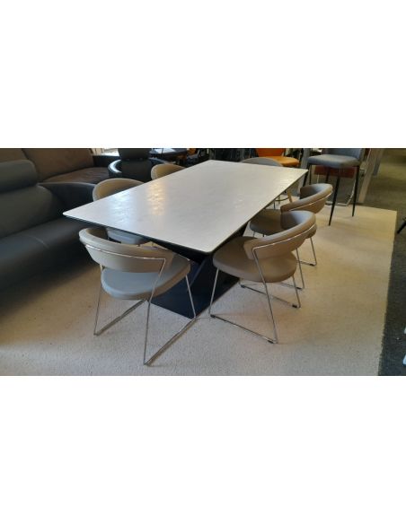 Piétement de table SEUL design en métal noir