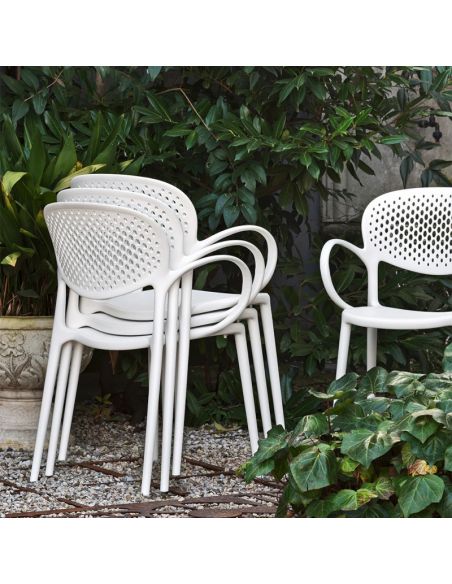 Chaise en polypropylène avec accoudoirs et dossier perforé ABBY CB2194