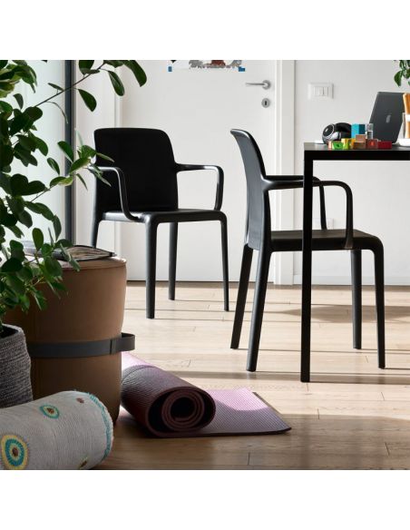 Chaise monocoque en polypropylène avec accoudoirs BAYO CB2119