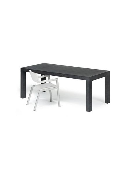 Table rectagulaire FEM en chêne teinté