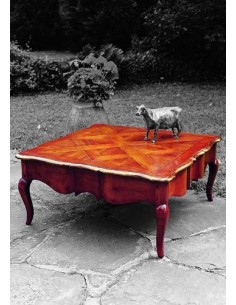 Table de salon, dessus parqueté
