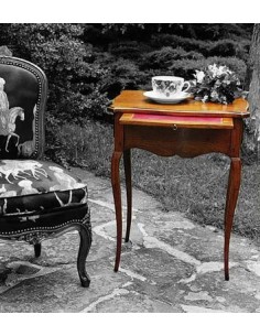 Petite table louis xv, tablette gainée de cuir